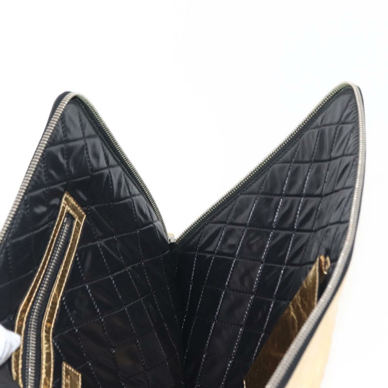 【日本直送】香奈兒金色雙C標誌皮革手拿包，貨號152375SM-18