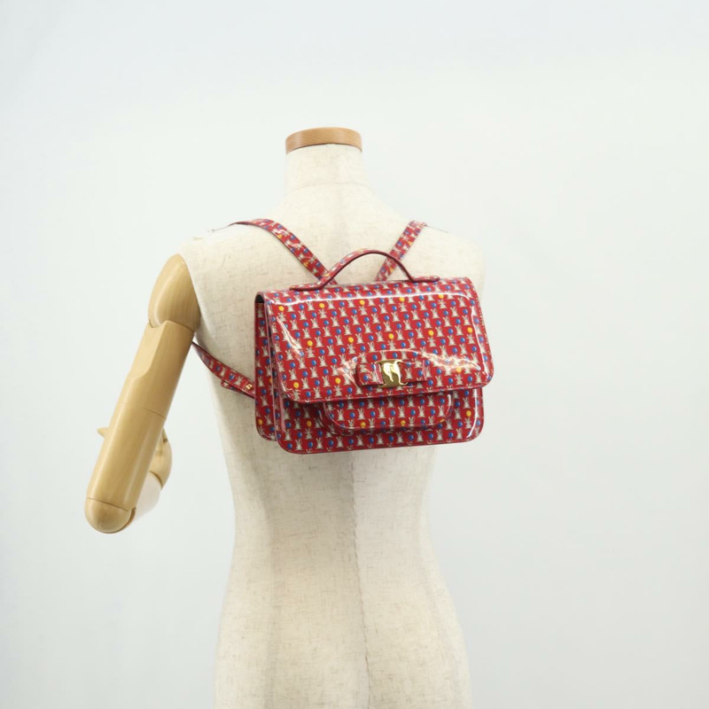 【日本直送】Salvatore Ferragamo Vala 背包，乙烯基塗層，三向紅金配色，正品編號 134344SAV-26