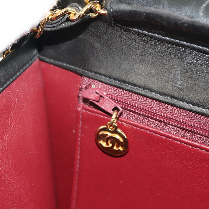 【日本直送】香奈兒 (CHANEL) 鏈條肩背包，羊皮材質，黑色，金色雙C標誌，正品編號 148654SAM-25