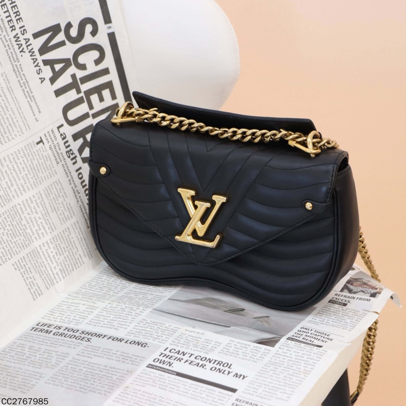 LouisVuitton路易威登New Wave中號牛皮純色單肩包-1