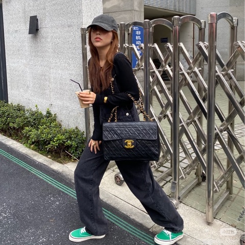 Chanel • 經典黑金羊皮貝嫂包 34