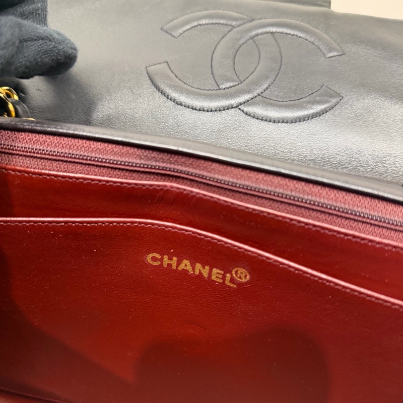 Chanel • 經典黑金羊皮貝嫂包 34-35