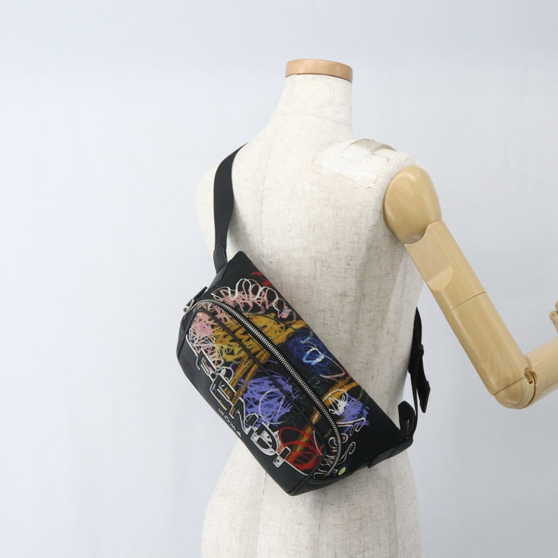 【日本直送】FENDI 腰包 尼龍皮革 多色 銀色 正品 ka1596SAM-22