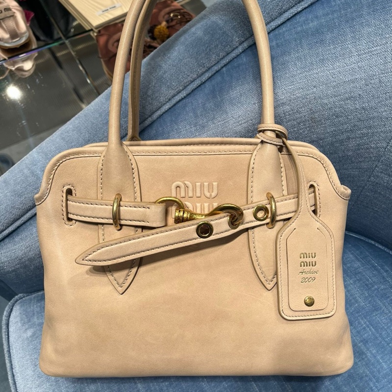Miu Miu 女士 Aventure 單肩包均碼碼30cm*10cm*22cm-3