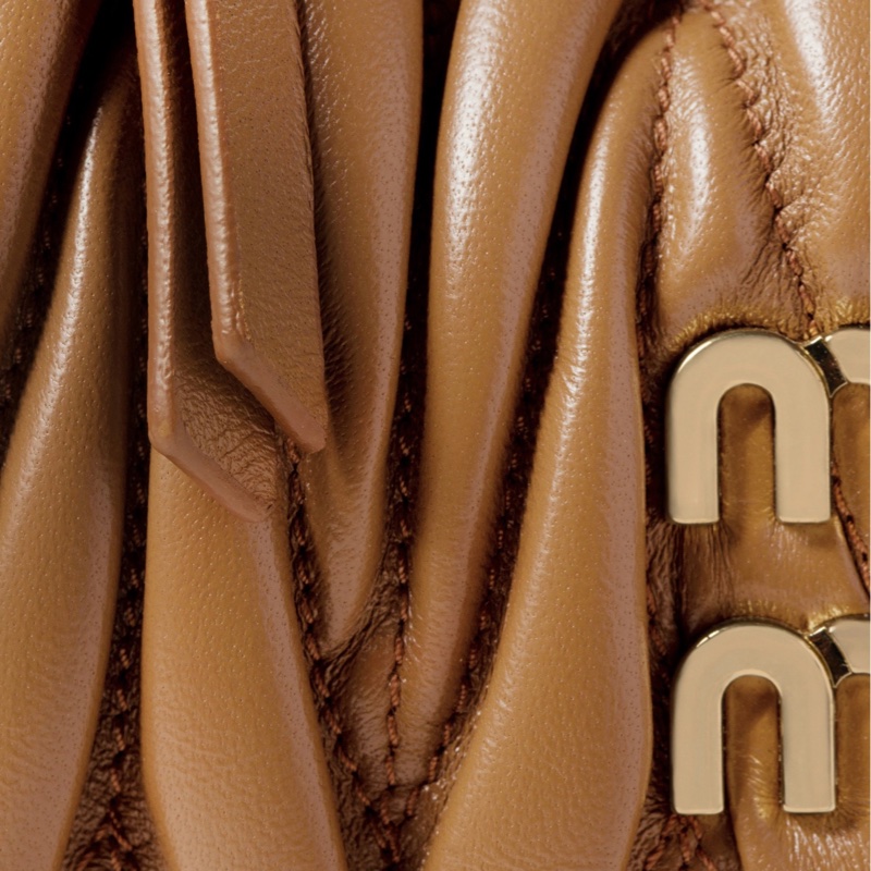 Miu Miu 女士 Wander 絎縫納帕皮革手提包均碼碼-4