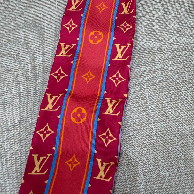 LV M77691 紅/紫絲巾-6