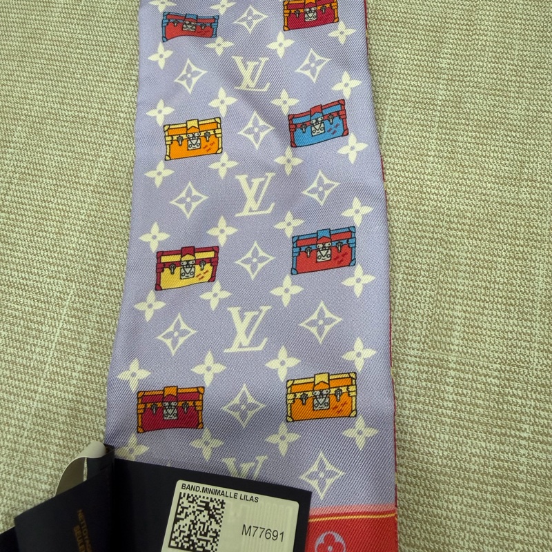 LV M77691 紅/紫絲巾-11
