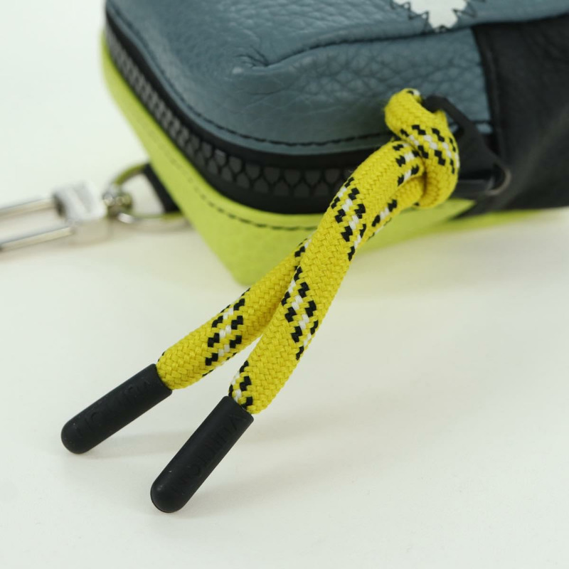 【日本直送】路易威登方形手拿包，撞色設計，灰色皮革，貨號 M00739，正品 ARZ207M-18