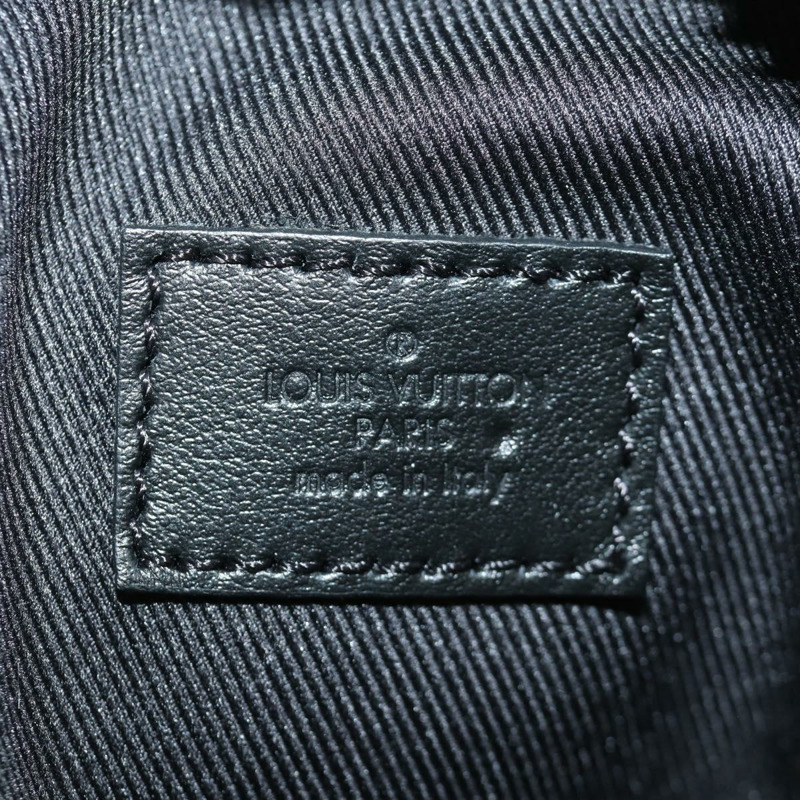 【日本直送】路易威登方形手拿包，撞色設計，灰色皮革，貨號 M00739，正品 ARZ207M-20