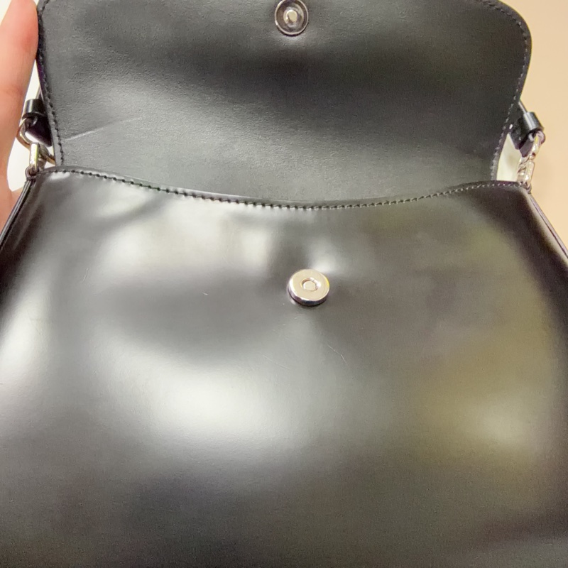 Prada Cleo 小號｜黑色滑面牛皮｜銀扣-4