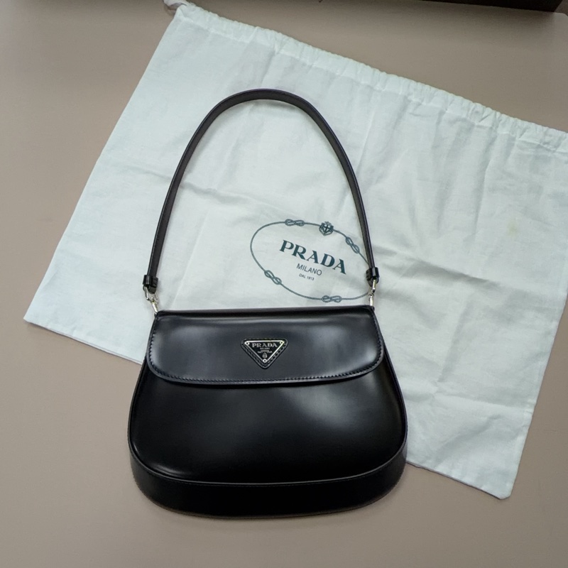 Prada Cleo 小號｜黑色滑面牛皮｜銀扣-5