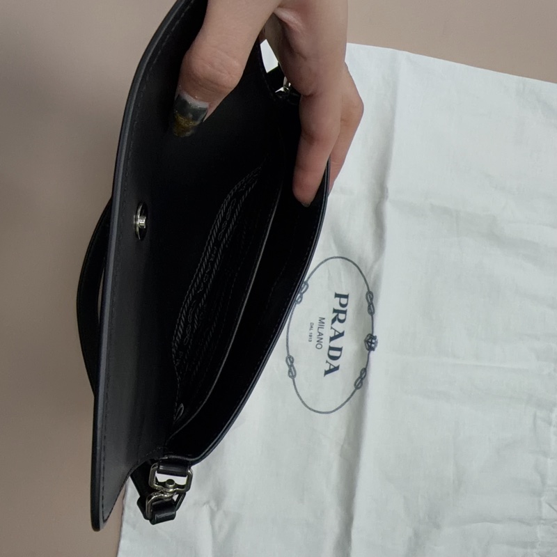 Prada Cleo 小號｜黑色滑面牛皮｜銀扣-9