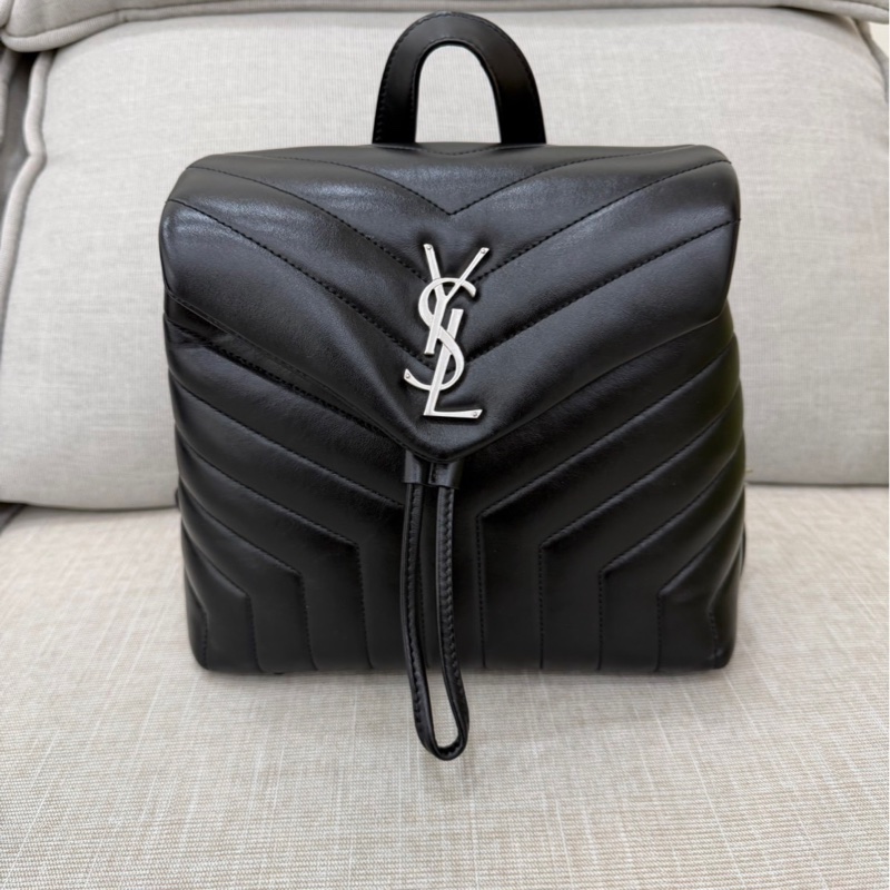 YSL聖羅蘭Loulou小羊皮V紋方胖子黑銀雙肩包-4