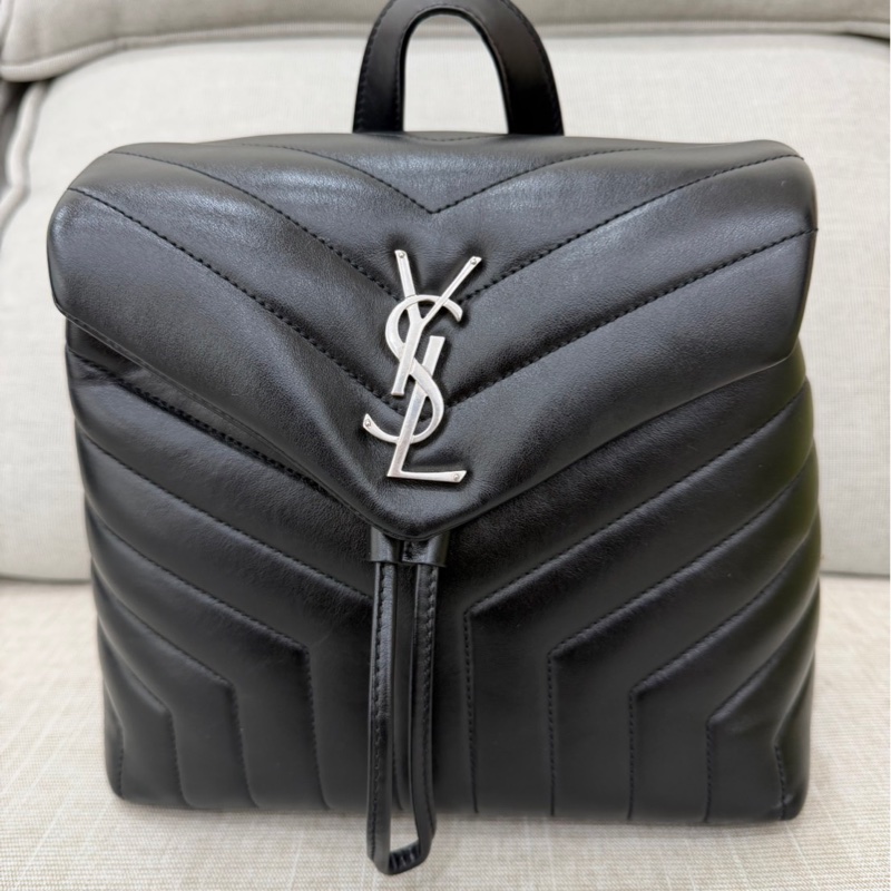 YSL聖羅蘭Loulou小羊皮V紋方胖子黑銀雙肩包-5