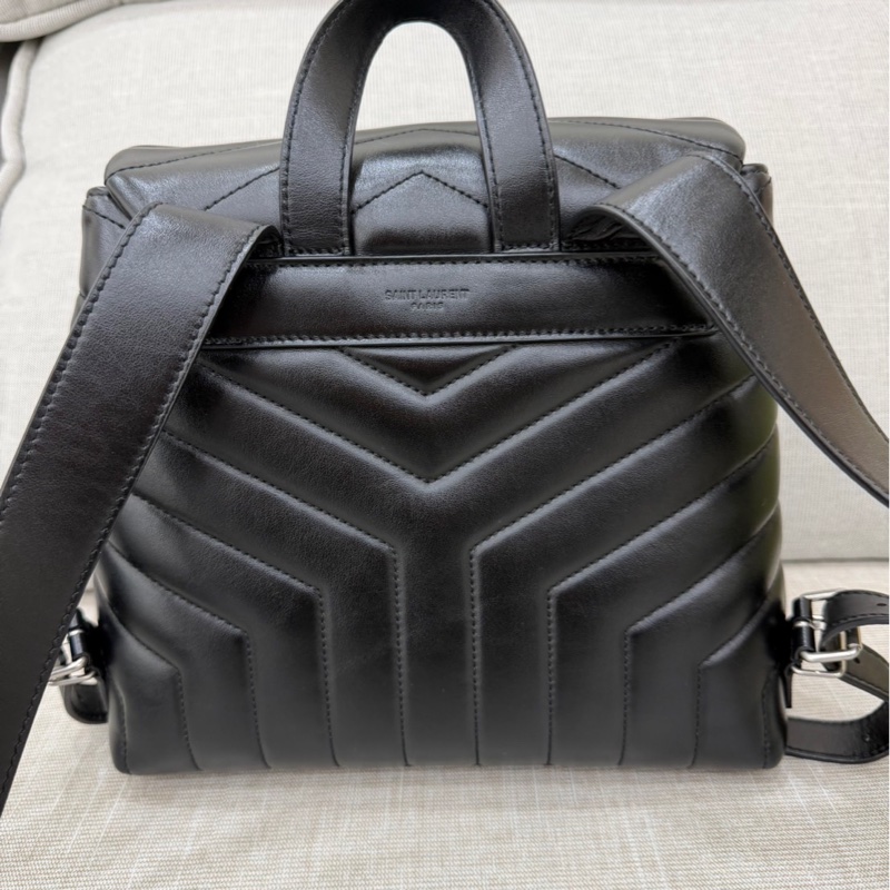 YSL聖羅蘭Loulou小羊皮V紋方胖子黑銀雙肩包-6