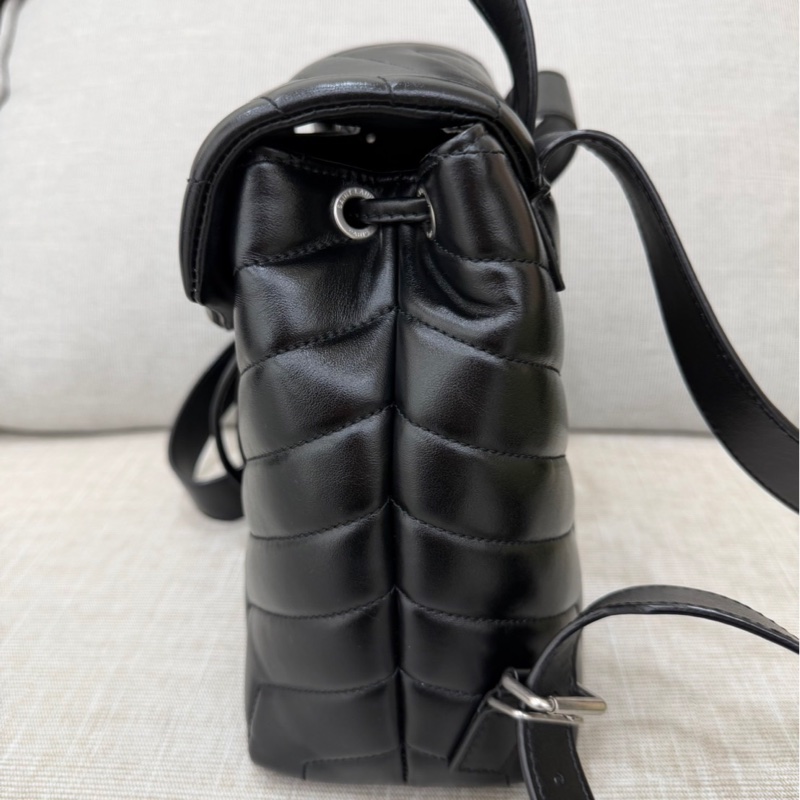 YSL聖羅蘭Loulou小羊皮V紋方胖子黑銀雙肩包-8