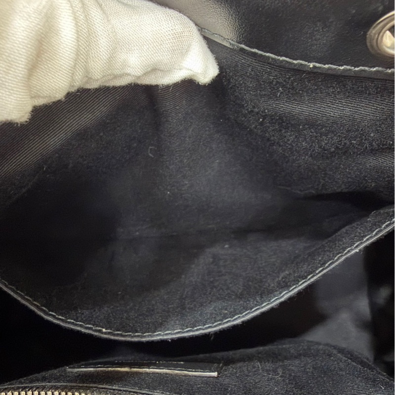 YSL聖羅蘭Loulou小羊皮V紋方胖子黑銀雙肩包-21