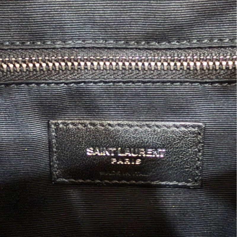 YSL聖羅蘭Loulou小羊皮V紋方胖子黑銀雙肩包-23