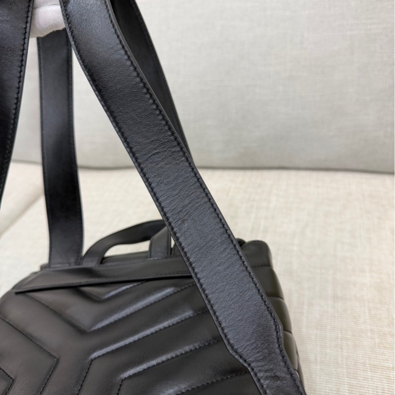 YSL聖羅蘭Loulou小羊皮V紋方胖子黑銀雙肩包-30