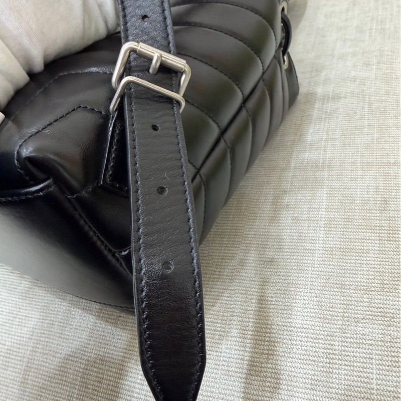 YSL聖羅蘭Loulou小羊皮V紋方胖子黑銀雙肩包-33