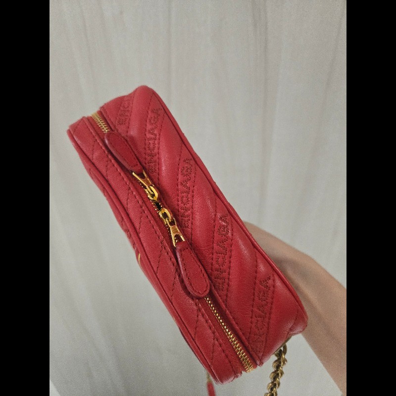 巴黎世家 Balenciaga 紅色 刺繡 復古金鍊 相機包 豆腐包 小方包 可斜背-5