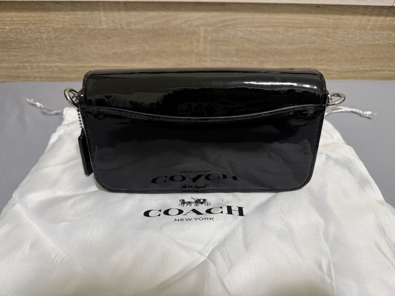 COACH STUDIO BAGUETTE 漆皮金屬C字肩背/斜背兩用法棍包-黑色-1