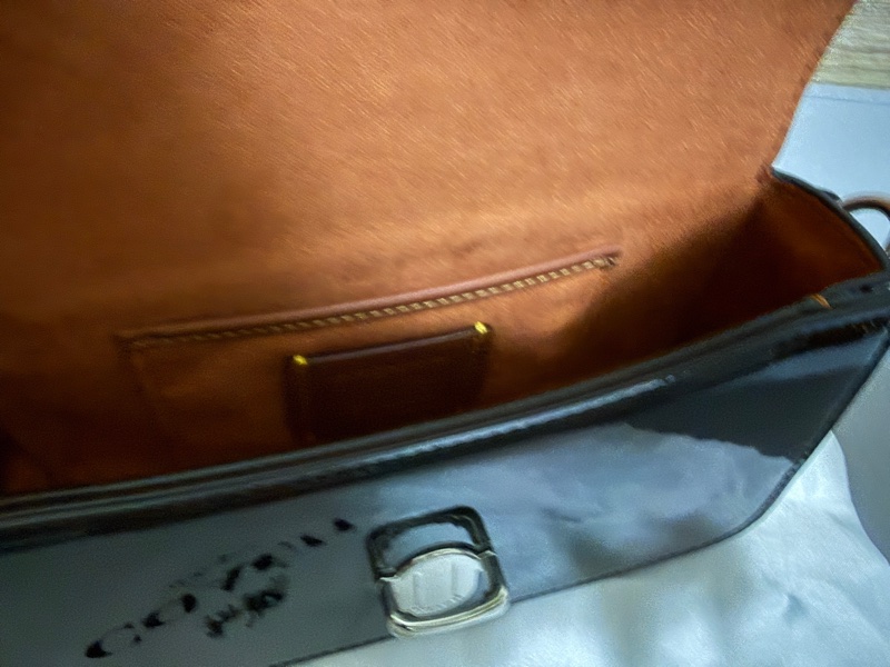 COACH STUDIO BAGUETTE 漆皮金屬C字肩背/斜背兩用法棍包-黑色-16