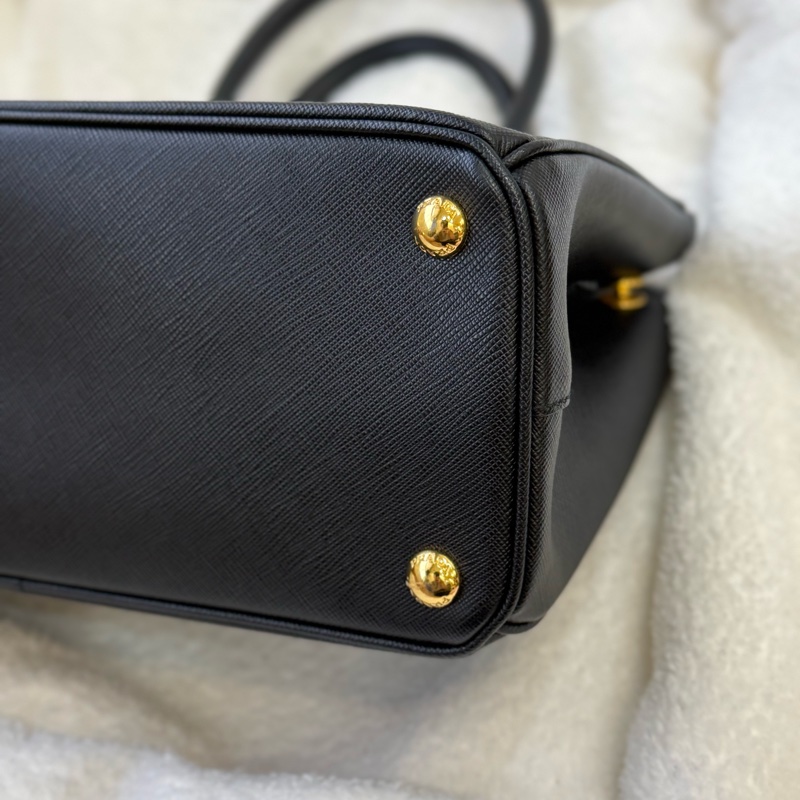 Prada 黑金殺手包小號-5