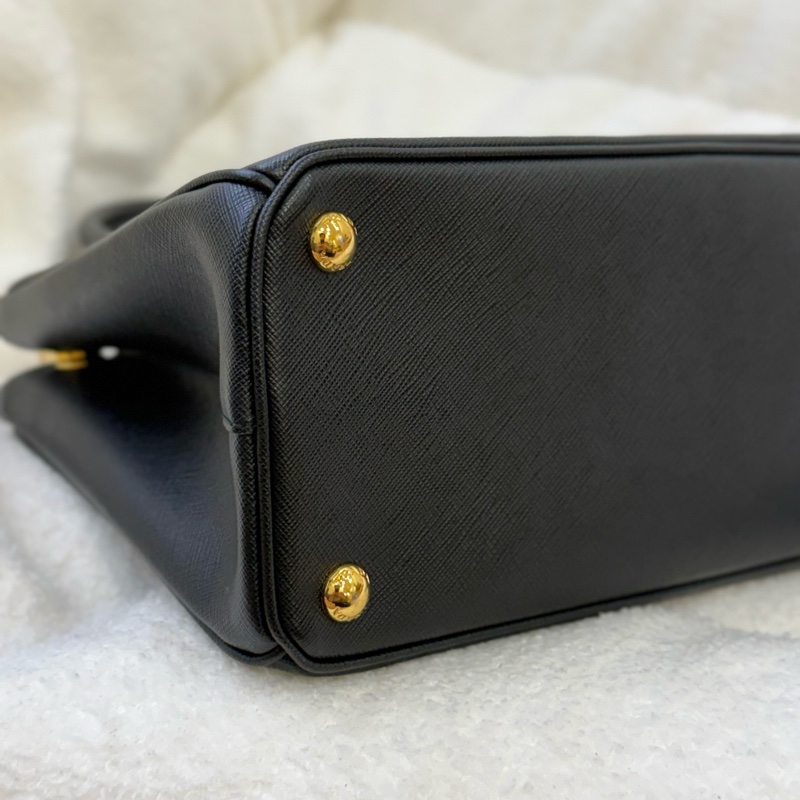 Prada 黑金殺手包小號-6