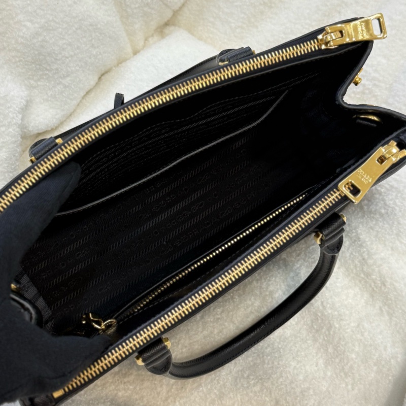 Prada 黑金殺手包小號-9