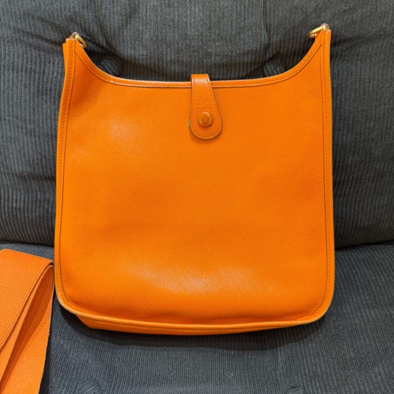 【又輕又實用👍🏻顏色亮眼🧡全網最低】愛馬仕Hermes Evelyne伊芙琳 29 火焰橙E皮  框L-2