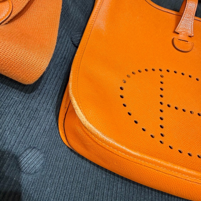 【又輕又實用👍🏻顏色亮眼🧡全網最低】愛馬仕Hermes Evelyne伊芙琳 29 火焰橙E皮  框L-3