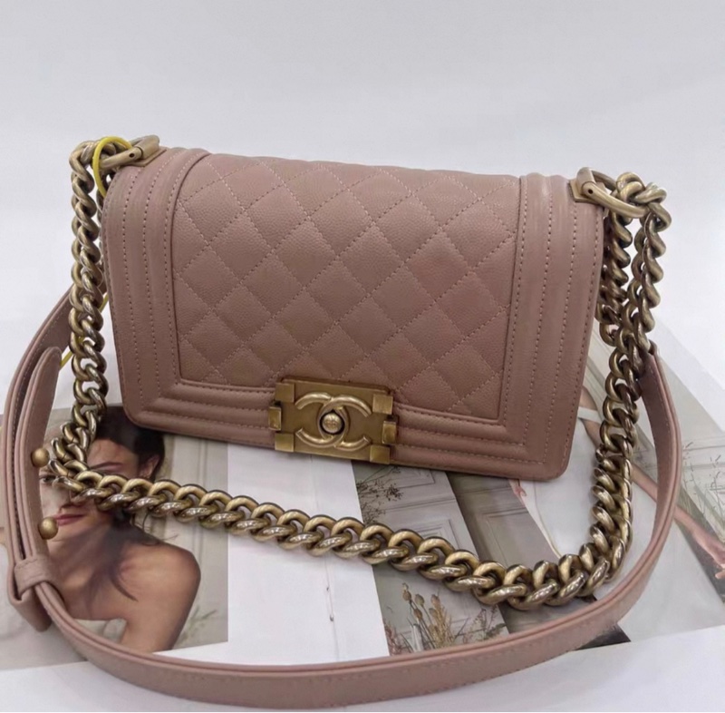 請先確認有貨再拍🩷 Chanel boy Chanel 豆沙色 金扣-0