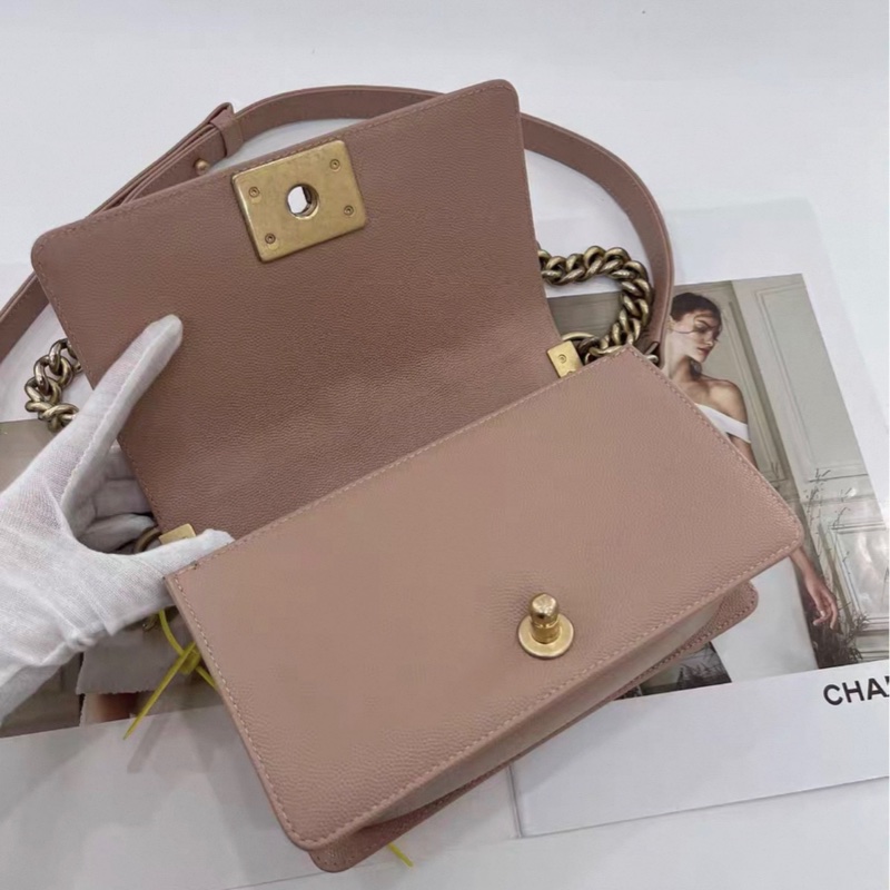Chanel boy Chanel 豆沙色 金扣-1