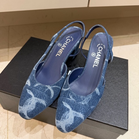 Chanel牛仔低跟涼鞋