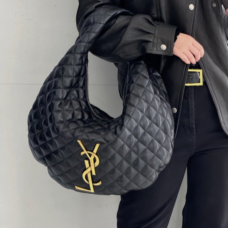 ✨2026季度全新✨Saint Laurent 858160 YSL ICARE 菱格紋小羊皮彎月包 黑色-4