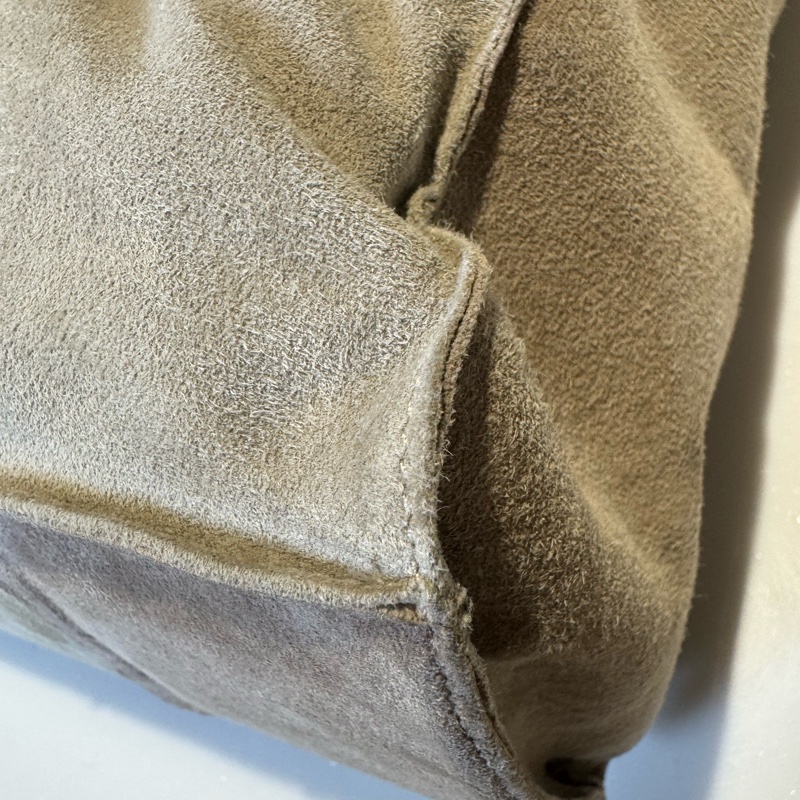 Chanel 麂皮拼色托特包-15