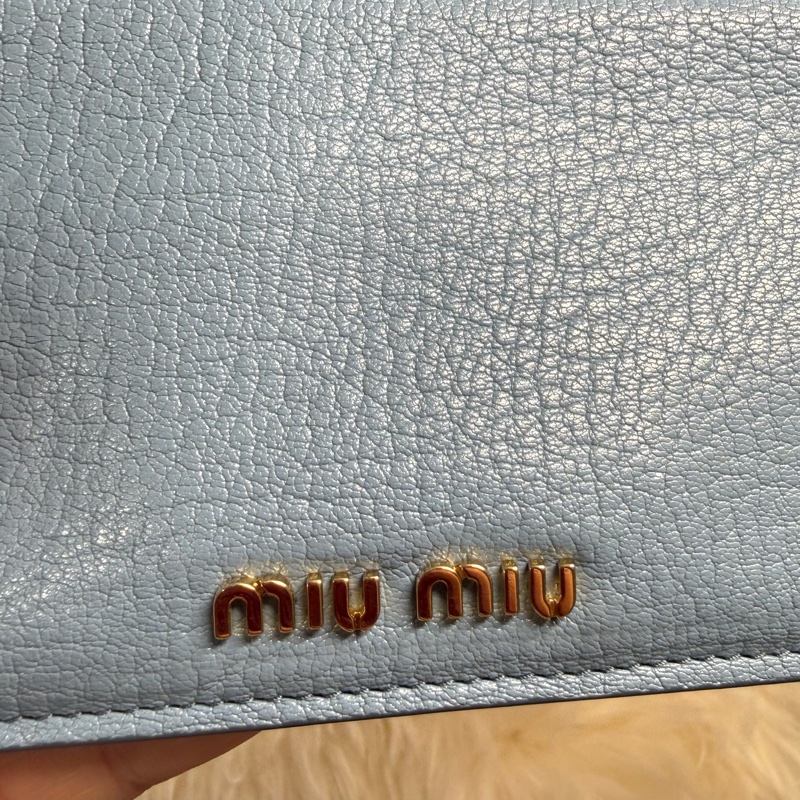 MiuMiu卡包 張員瑛必收🩵 莫蘭迪藍 卡夾 零錢包 藍 金色 miu miu-9