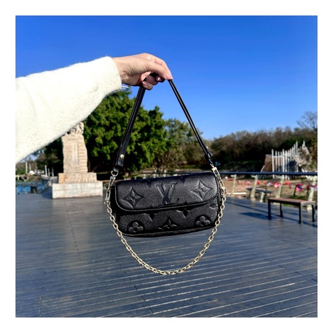 LV ivy全黑壓紋牛皮 激新 有盒子/防塵袋/購證