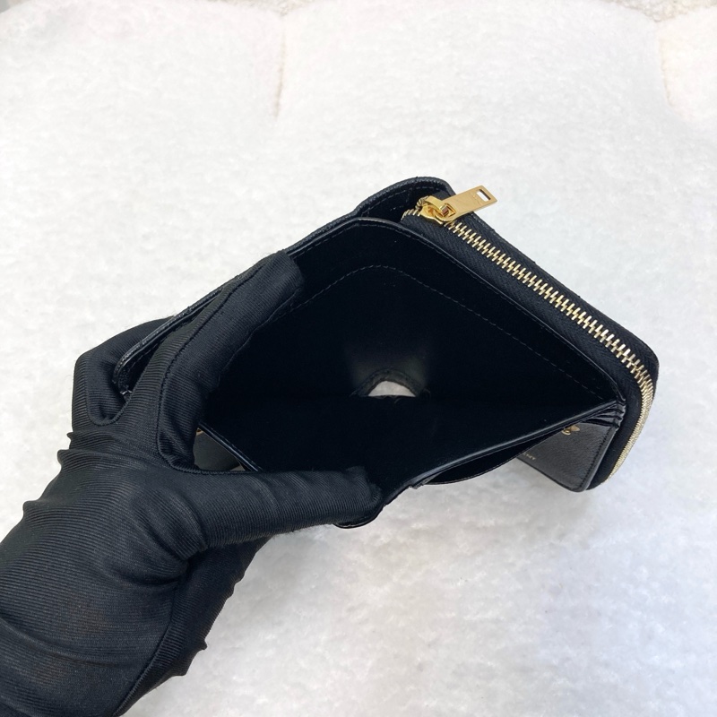 Saint Laurent YSL 黑金V紋短夾 CASSANDRE粒面牛皮 對開拉鍊零錢短夾 668288-7