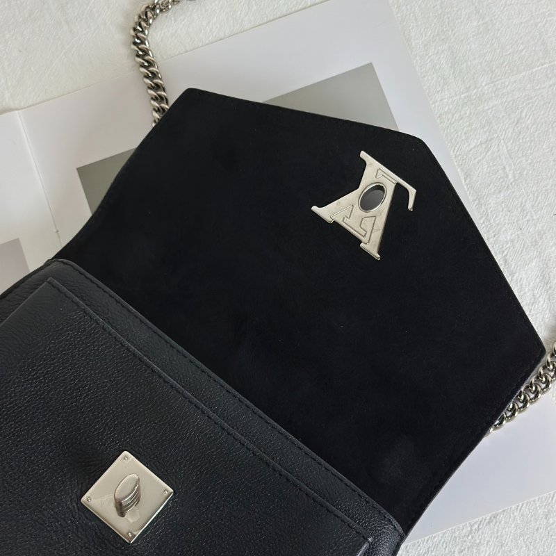 LOUIS VUITTON My lock me斜背包 - 黑銀-8