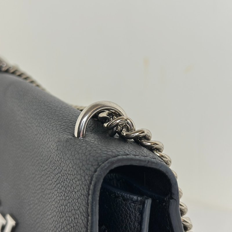 LOUIS VUITTON My lock me斜背包 - 黑銀-11
