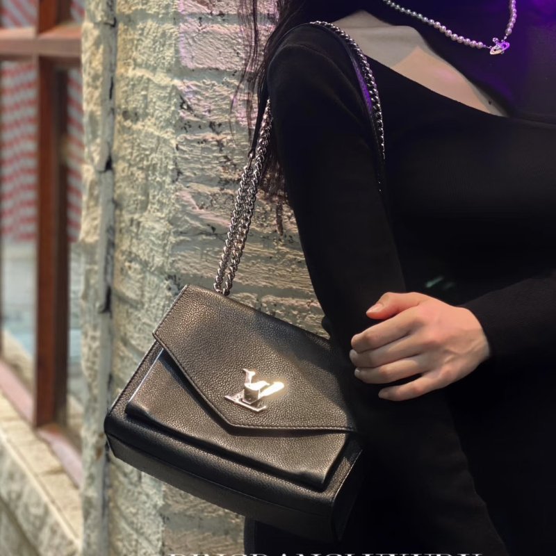 LOUIS VUITTON My lock me斜背包 - 黑銀-14