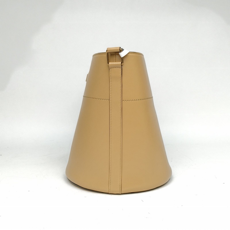 CELINE 奶茶色牛皮金扣凱旋門水桶包肩背包-1