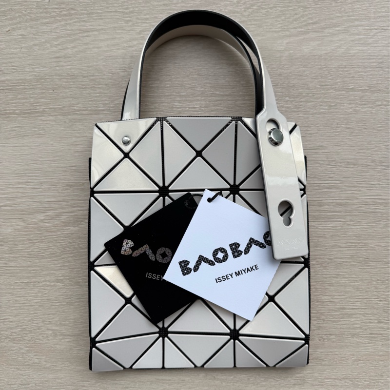 三宅一生 Issey Miyake Bao Bao 小鑽石包 米白色 全新-0