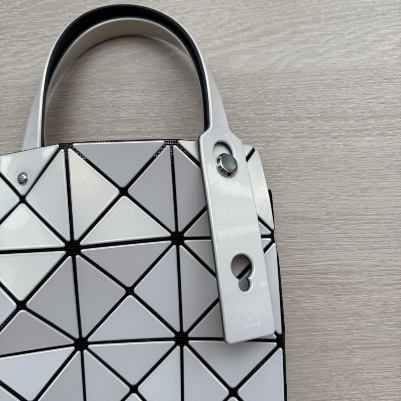三宅一生 Issey Miyake Bao Bao 小鑽石包 米白色 全新-2