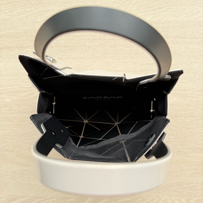 三宅一生 Issey Miyake Bao Bao 小鑽石包 米白色 全新-3