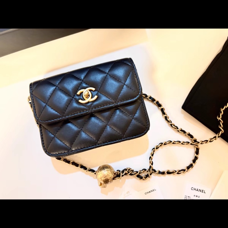 Chanel Mini WOC 黑金羊皮金球包 芯片款-1