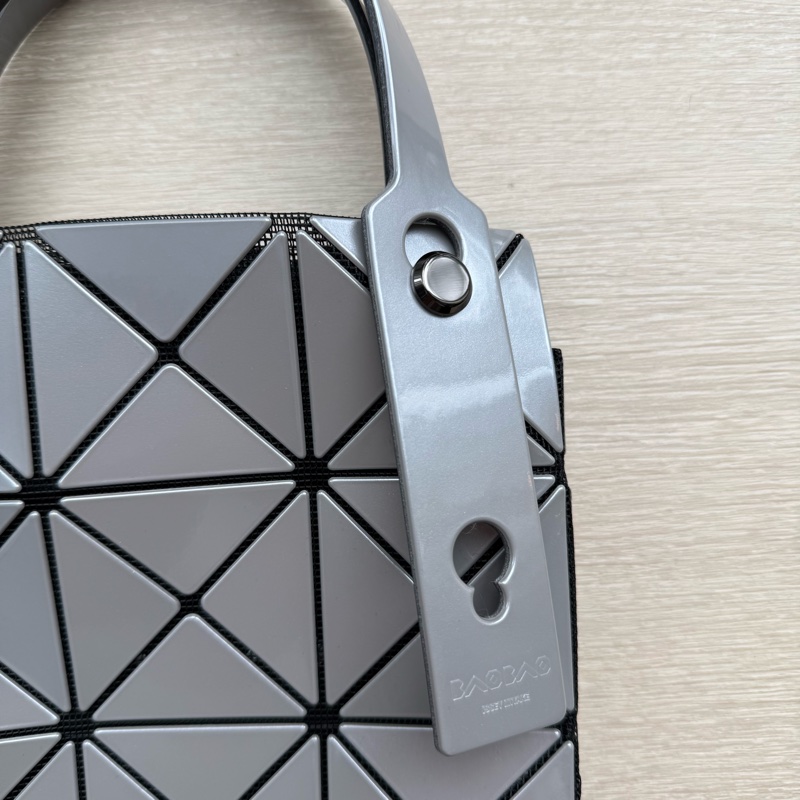 三宅一生 Issey Miyake Bao Bao 小鑽石包 銀灰色 全新-2