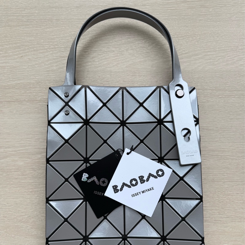 三宅一生 Issey Miyake Bao Bao 大鑽石包 銀灰色 全新-0